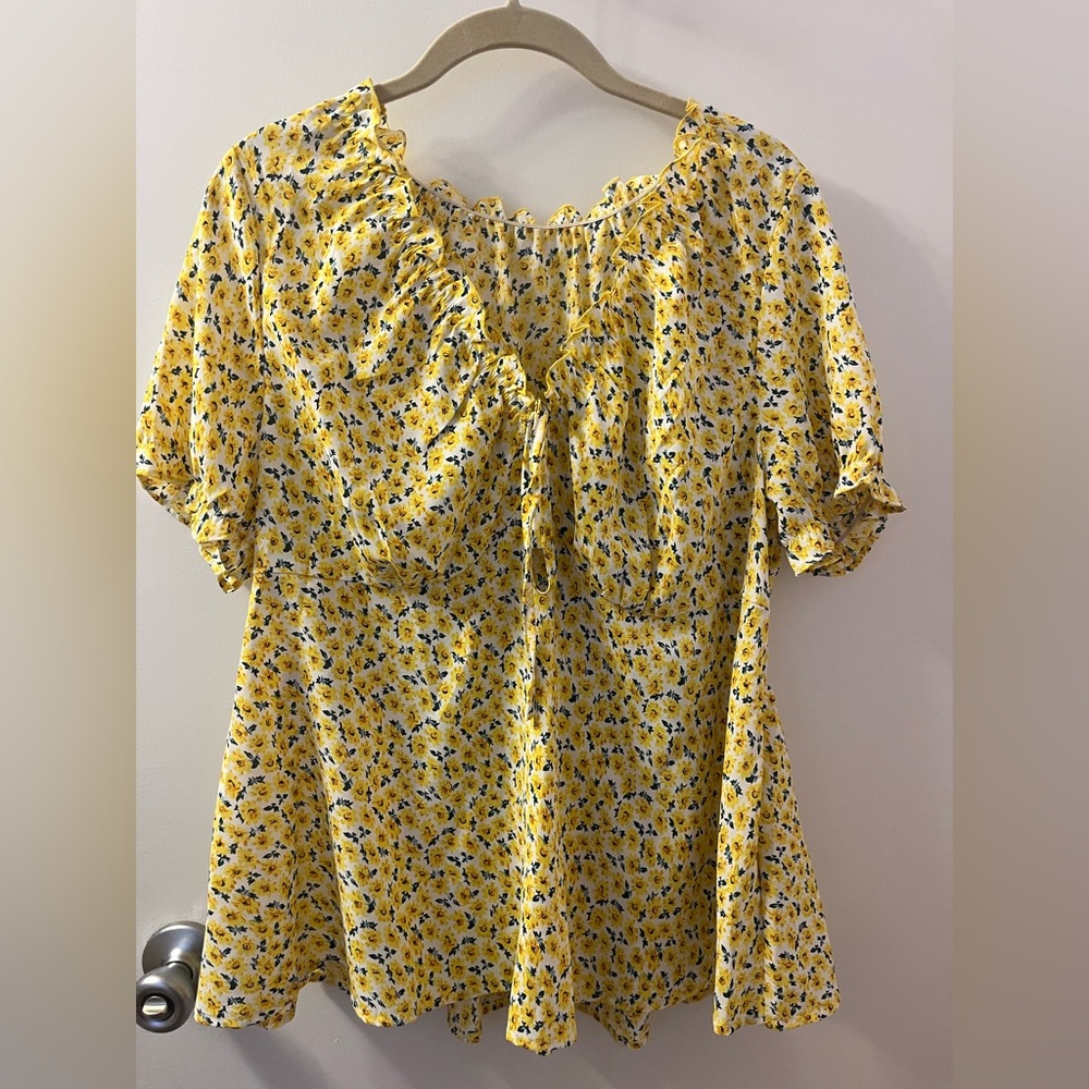 Yellow Floral Blouse Like New Size 1XL